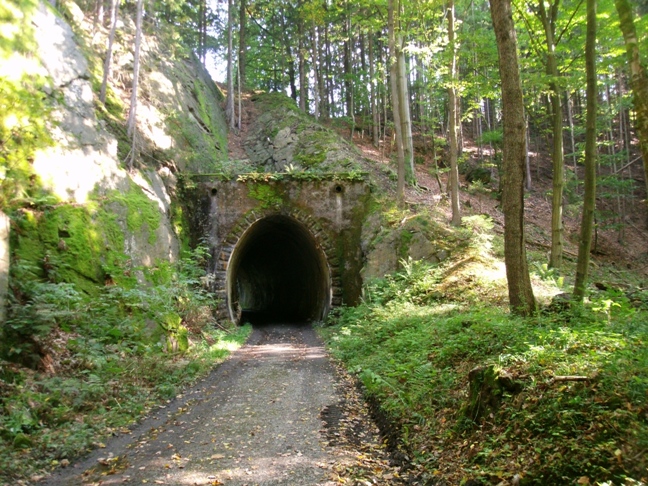 Hier fuhr schon lange kein Zug mehr.